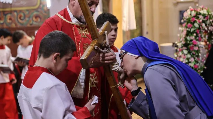 Palestinian Christians mark Good Friday prayer at Holy Family Church in Gaza amid fragile ceasefire